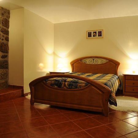 Casa Do Meio Da Vila ลอริกา ภายนอก รูปภาพ