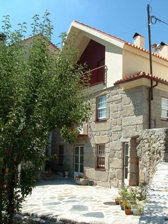 Casa Do Meio Da Vila ลอริกา ภายนอก รูปภาพ